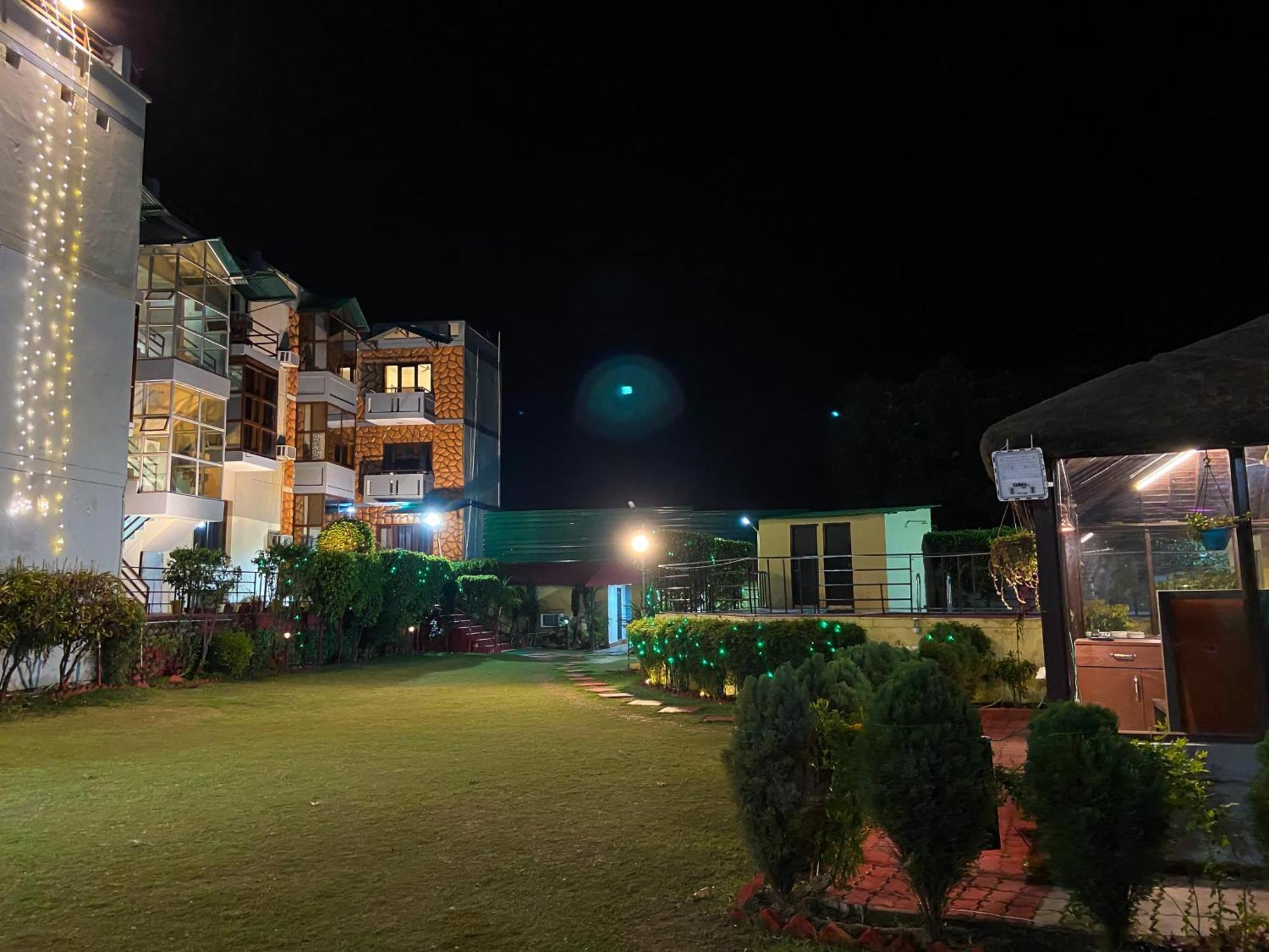 Shelton Blu Resort Jim Corbett Рамнагар Экстерьер фото